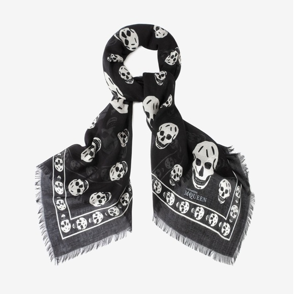 Alexander McQueen Accessories - Alexander McQueen Classic Silk Blend Skull Scarf